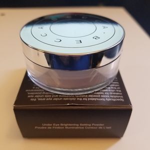 BECCA Under Eye Brightening Setting Powder